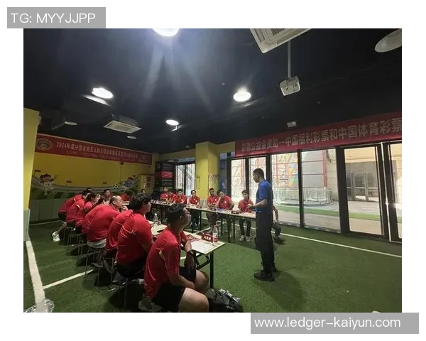提升足球教练水平上海足球教练员培训班助力青少年足球发展与人才培养